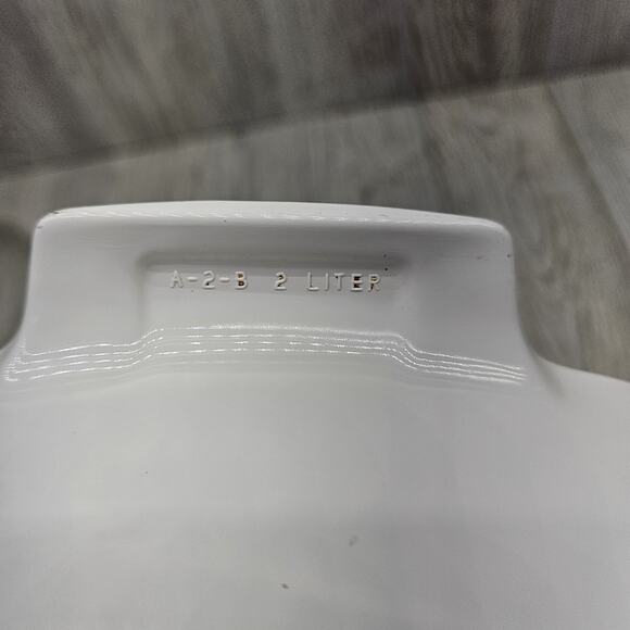 Vintage Corning Ware La Marjolaine A-2-B 2L Casserole Dish w/Lid Vegetable Patte - Picture 10 of 11